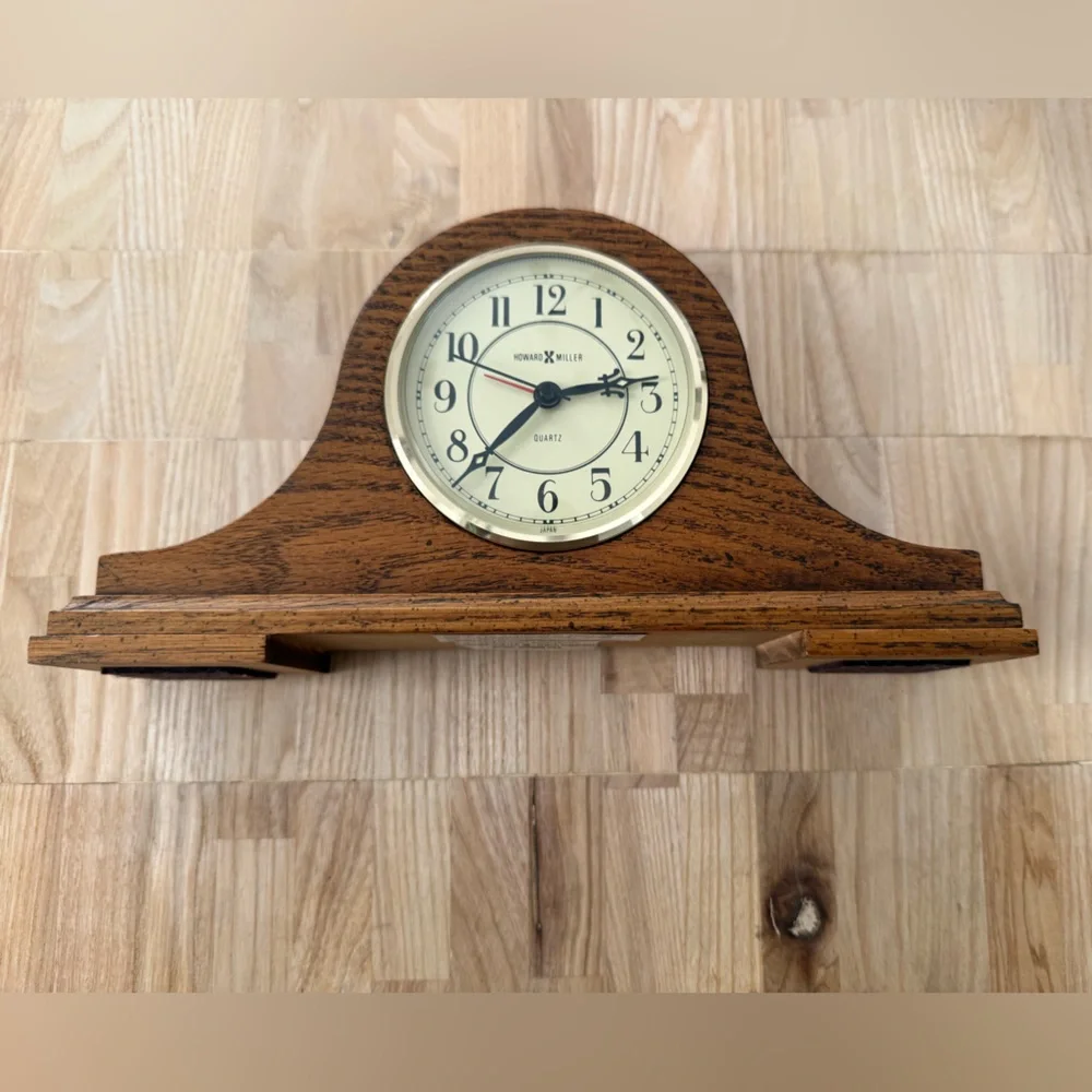 Howard Miller Mantle Clock Wood Case Rare Vintage Quartz Clock